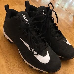 Men’s football cleats 9.5W (wide)